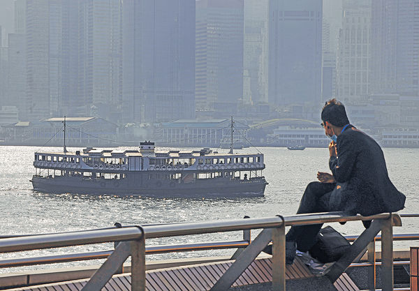 指港去年淨移出約4萬人 標普:或致人才流失